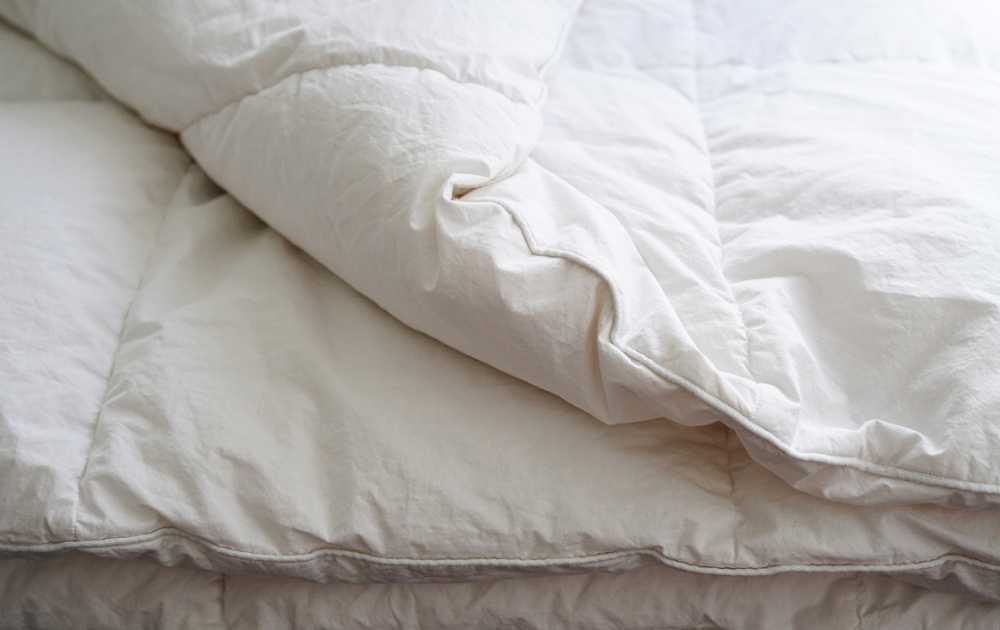 Villapeiton pesu onnistuu käsin, pesukoneessa hellällä ohjelmalla tai kemiallisella pesulla. Villapeiton hoitokeinot ovat tuulettaminen, ravistelu ja imurointi. Lue aina ensin villapeiton oma pesuohje.